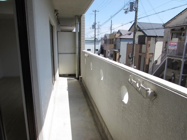REIWA宝塚のバルコニー