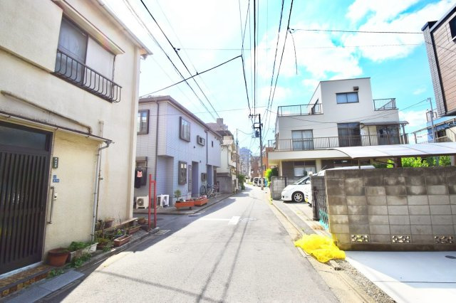 北区志茂5丁目　新築戸建　残1棟の前面道路含む現地写真|2026.06.06撮影

現地ご見学希望・資料請求などお気軽にお問い合わせ下さい！
03-5990-5201