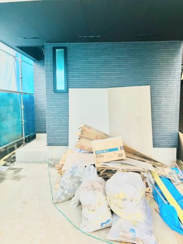 北区志茂5丁目　新築戸建　残1棟の外観|2026.04.29撮影

現地ご見学希望・資料請求などお気軽にお問い合わせ下さい！
03-5990-5201