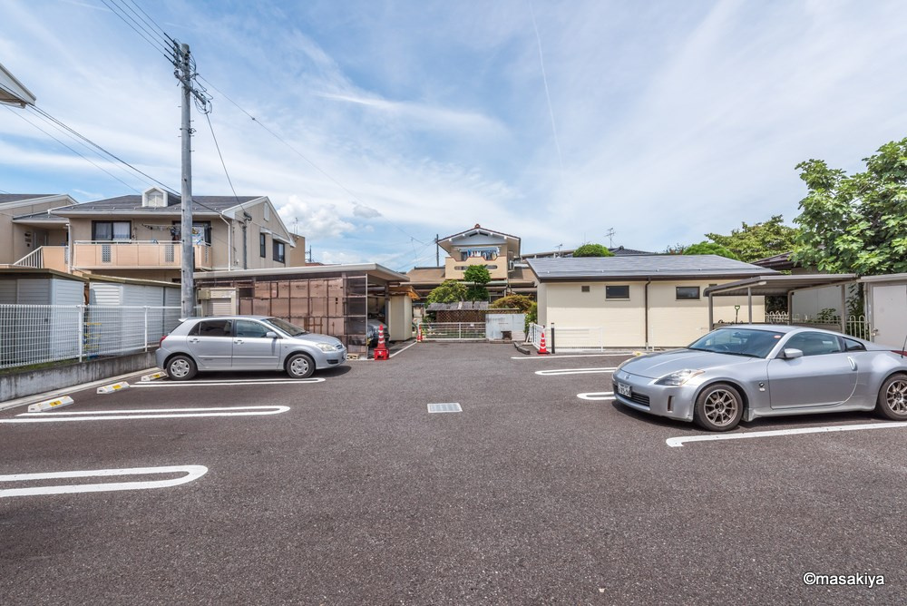 ライゼの駐車場