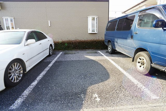 クローバーヒルズＢの駐車場