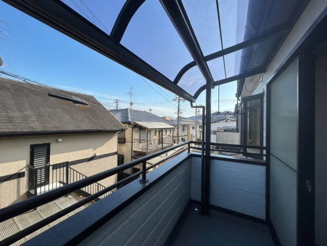 宝塚市清荒神　中古一戸建てのバルコニー|日当たりのよいバルコニー！お部屋が開放的に！