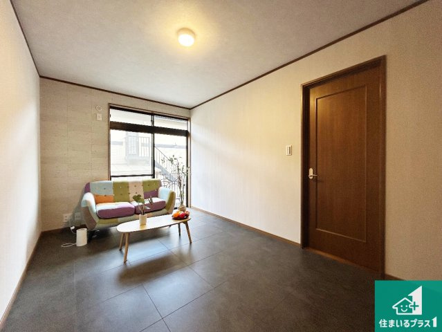 宝塚市清荒神　中古一戸建ての洋室|シンプルな洋室は、自分好みのインテリアが楽しめます♪ぜひお楽しみください♪