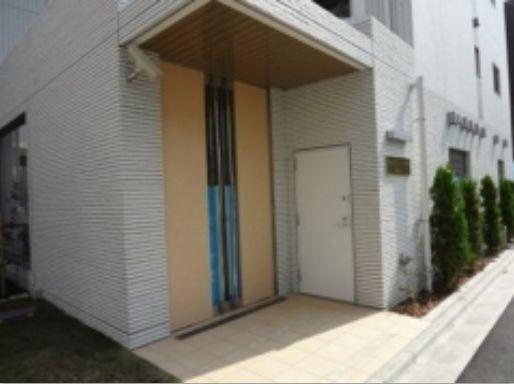 レジデンス毛利イーストのエントランス