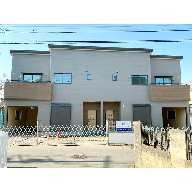 茅ヶ崎市今宿のテラスの玄関