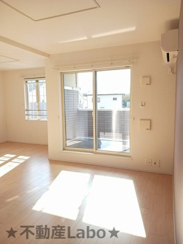 ロータス南島田Dの居間・リビング