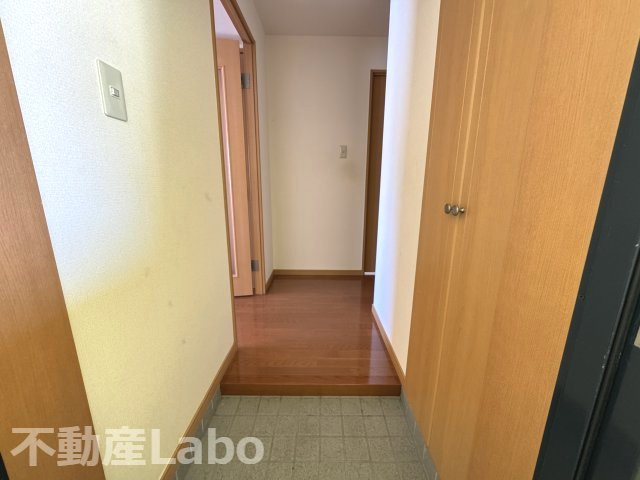 ブレイン佐古1の玄関