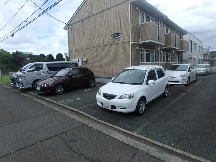 セジュールエスペランサの駐車場