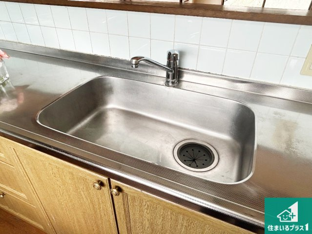 西宮市名塩南台　中古一戸建ての設備|広々としたシンクで食器洗いも楽々！