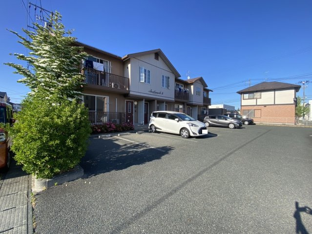 サンボナール　Aの駐車場