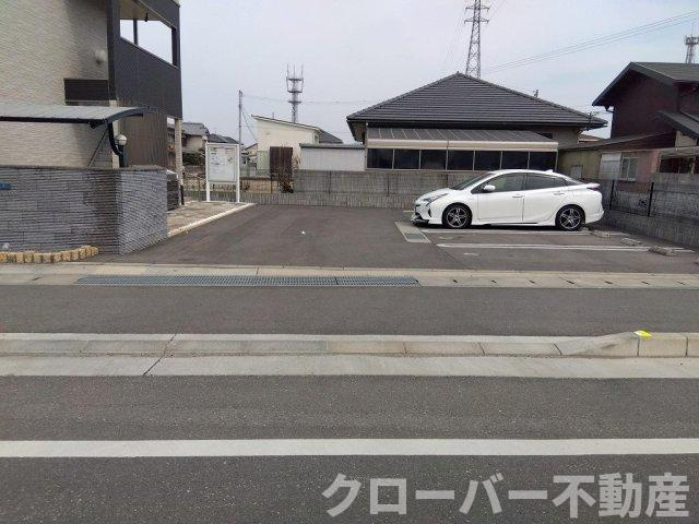 クレイノたちばなの駐車場