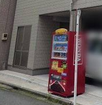 横浜市西区中央１丁目の賃貸マンションのエントランス