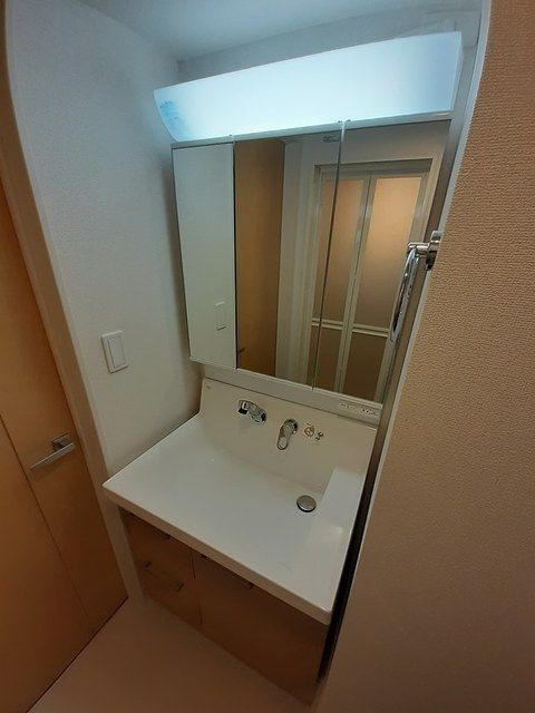 Ｓ・Ｂｒｉｓａの洗面所|明るい洗面所です