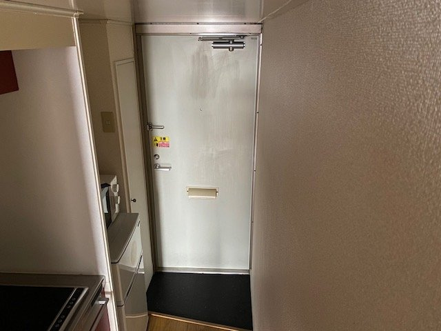 毎日通る玄関はこちらです