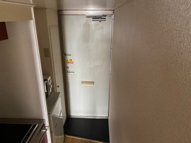 毎日通る玄関はこちらです