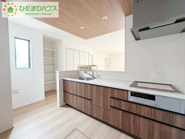 郡山市喜久田町字双又　新築戸建　5号棟のキッチン|料理をしながらでも、ご家族との会話を楽しめる対面式キッチン♪
