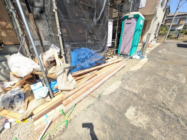 八王子市　中野町　新築一戸建て　２１期の駐車場|～カースペースは1台分～