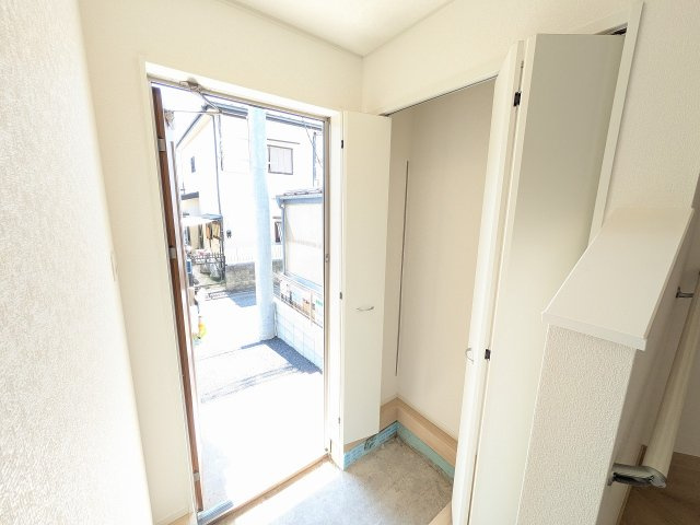 八王子市　中野町　新築一戸建て　２１期の玄関|～玄関は安心のWロックキーを採用～