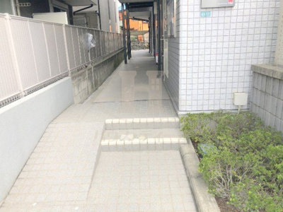 【エントランス】 | リブリ・ローズガーデン | エントランスです