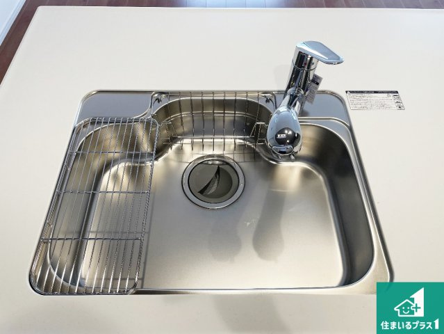 京都市伏見区淀生津町　第2期　新築一戸建ての独立洗面台|広々としたシンクで食器洗いも楽々！