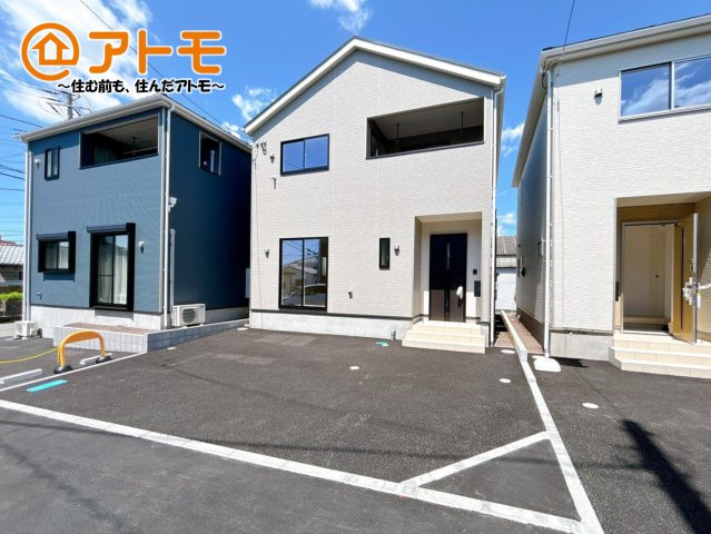 【駐車場】 | 沼津市沢田町第1　新築戸建　2号棟 | ゆったりスペースで、駐車も楽ちん♪