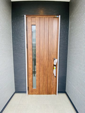 よかタウン／南区白藤1丁目2期／1号棟の玄関