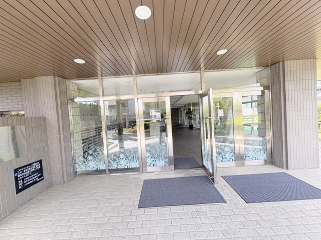 グランドパレス学園前 Bのエントランス