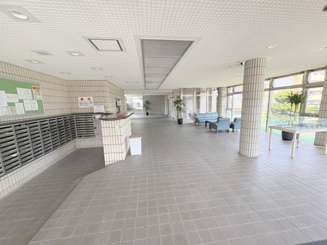 グランドパレス学園前 Bのロビー