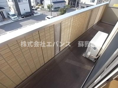 【バルコニー】 | ロイヤルオーク | 南向きで日当たり良好なバルコニー