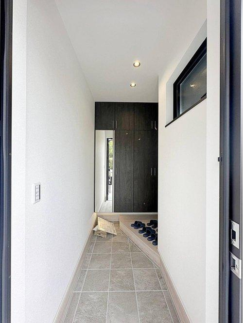 府中町浜田2丁目 No.1の収納|玄関ホールは開放的でとても明るいです♪