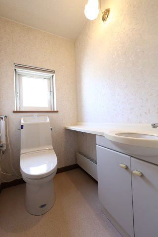 北都1丁目　建坪76坪ある贅沢な中古住宅のトイレ|1階　トイレ