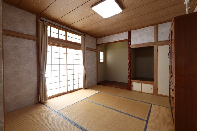 北都1丁目　中古住宅の和室|1階　和室8.5帖
