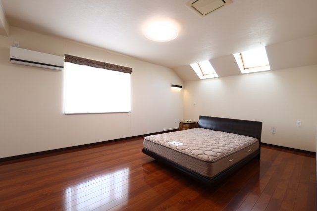 北都1丁目　中古住宅の洋室|2階　洋室15帖