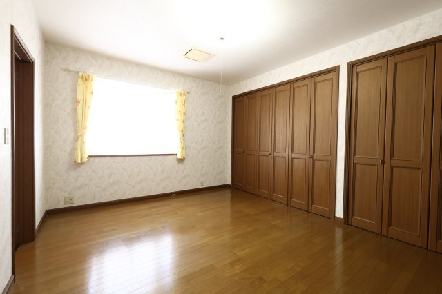 北都1丁目　中古住宅の洋室|2階　洋室10帖