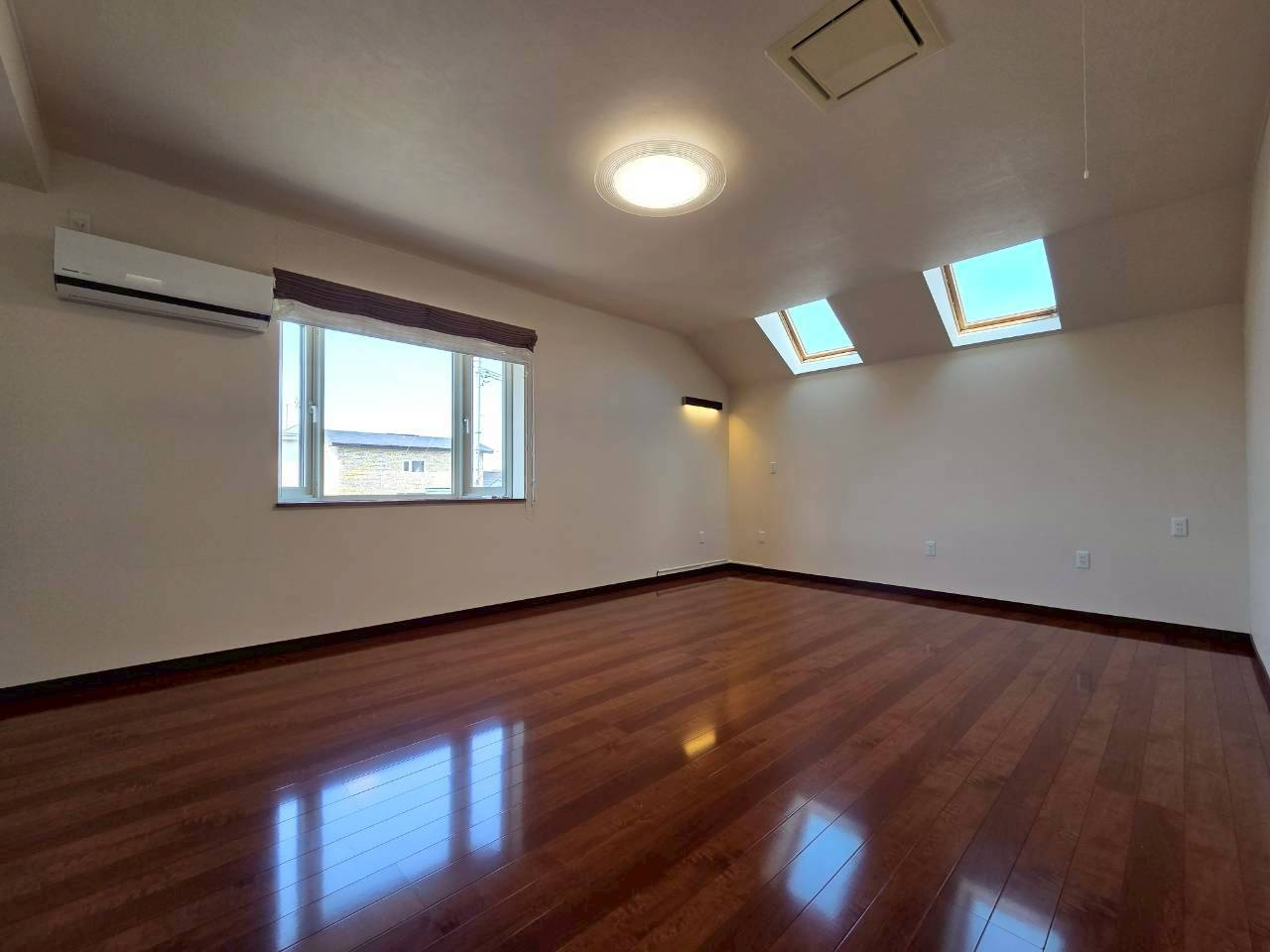 北都1丁目　建坪76坪ある贅沢な中古住宅の洋室|2階　洋室15帖