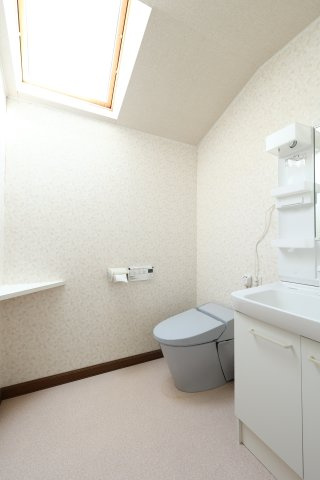 北都1丁目　建坪76坪ある贅沢な中古住宅のトイレ|2階　トイレ