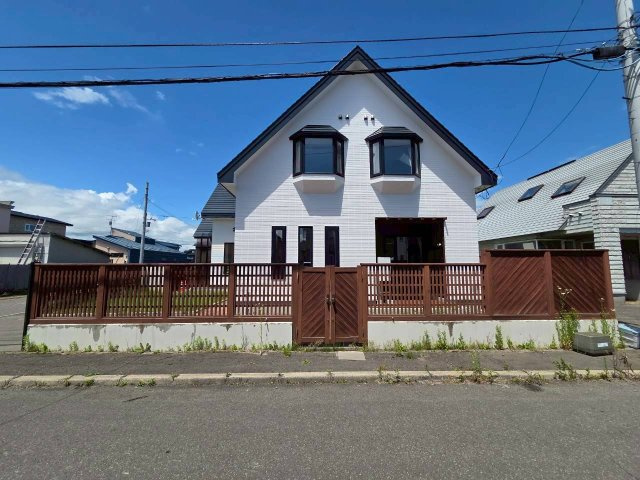 北都1丁目　建坪76坪ある贅沢な中古住宅の外観
