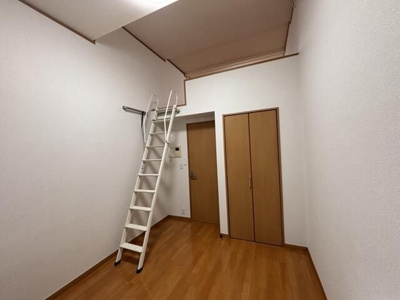 【内装】 | グランデ・ハナブサ | 明るい室内です