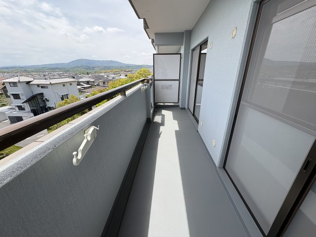 グランドパレス学園前C棟のバルコニー