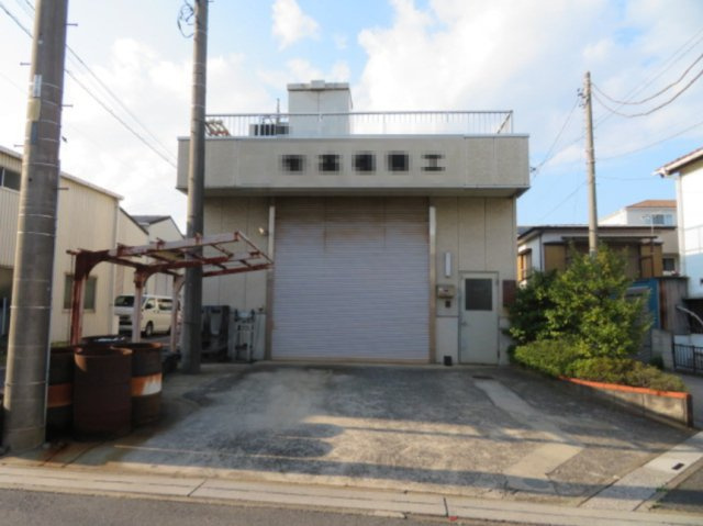 草加市苗塚町の工場