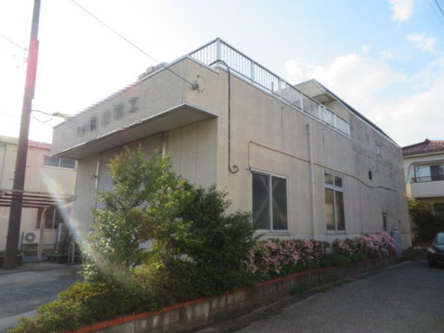 草加市苗塚町の工場