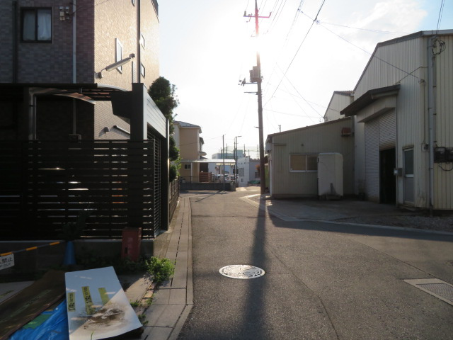 草加市苗塚町の工場