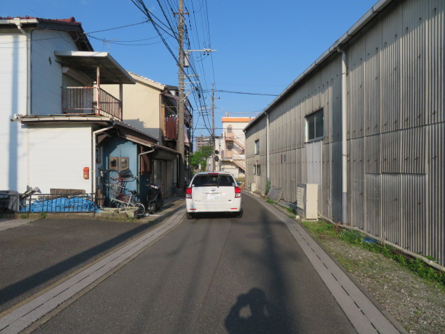 草加市苗塚町の工場