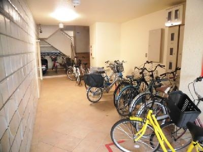 ファーストコート今出川北の駐車場|駐輪場