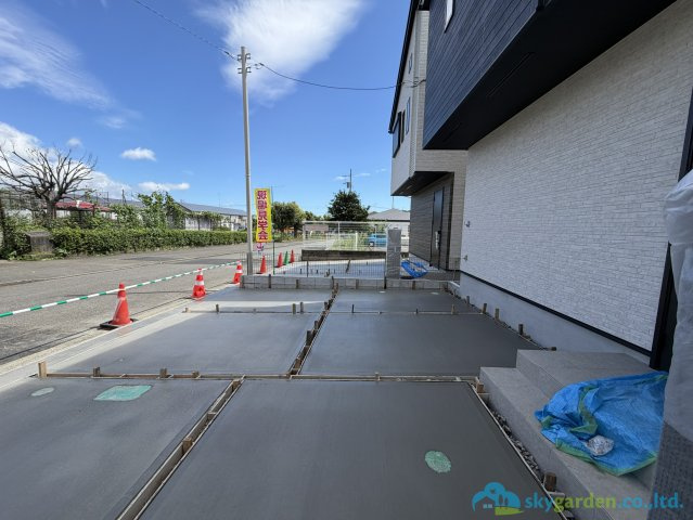 秦野市堀山下第2　新築戸建　全4棟3号棟の駐車場