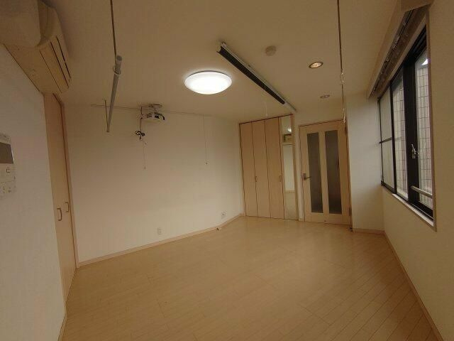 【居間・リビング】 | アクト西ヶ原 | こちらの居間で趣味の時間をお楽しみください