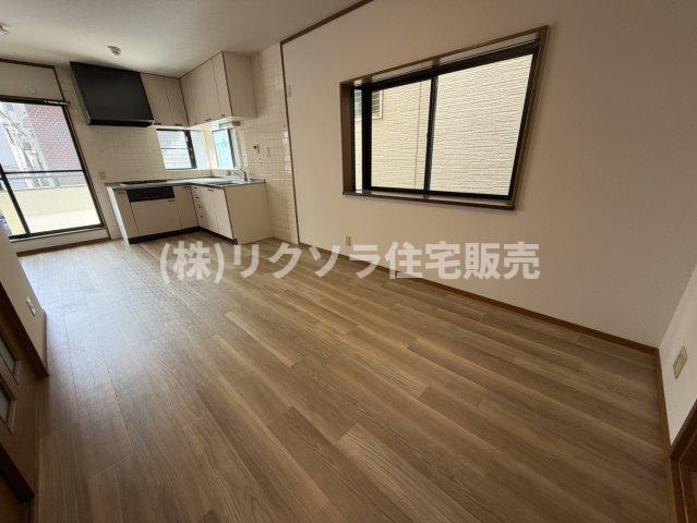 香里北之町　中古一戸建てのダイニング|LDK13.5帖
■物件内覧・資金計画相談・住宅ローン相談、リフォーム相談、お問合せ受付中■
※当日・翌日のご内覧、ご相談はお電話でのお問合せがスムーズです！