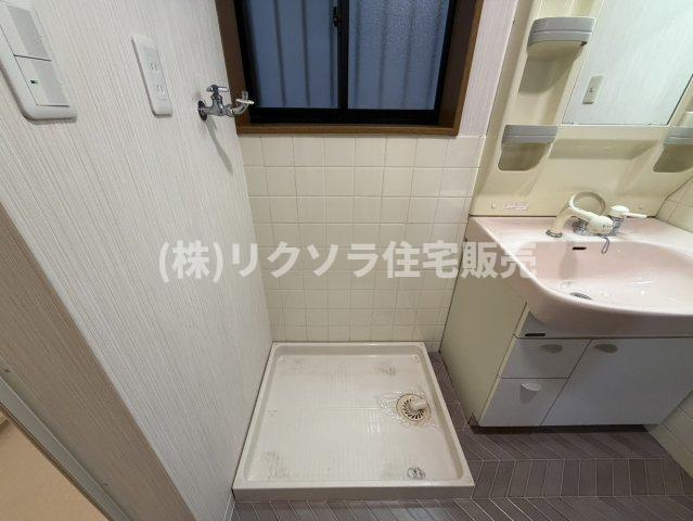 香里北之町　中古一戸建てのランドリースペース|ドラム式も設置可能
■物件内覧・資金計画相談・住宅ローン相談、リフォーム相談、お問合せ受付中■
※当日・翌日のご内覧、ご相談はお電話でのお問合せがスムーズです！