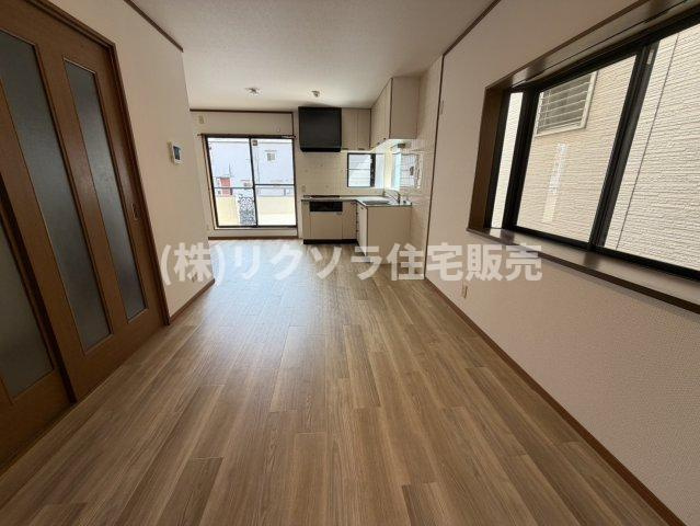 香里北之町　中古一戸建てのダイニング|LDK13.5帖
■物件内覧・資金計画相談・住宅ローン相談、リフォーム相談、お問合せ受付中■
※当日・翌日のご内覧、ご相談はお電話でのお問合せがスムーズです！