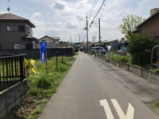 敷地面積78坪　売地　蓮田市江ヶ崎の前面道路含む現地写真|接道幅が広くお車の出し入れもラクラクです♪
現地（2026年4月）撮影